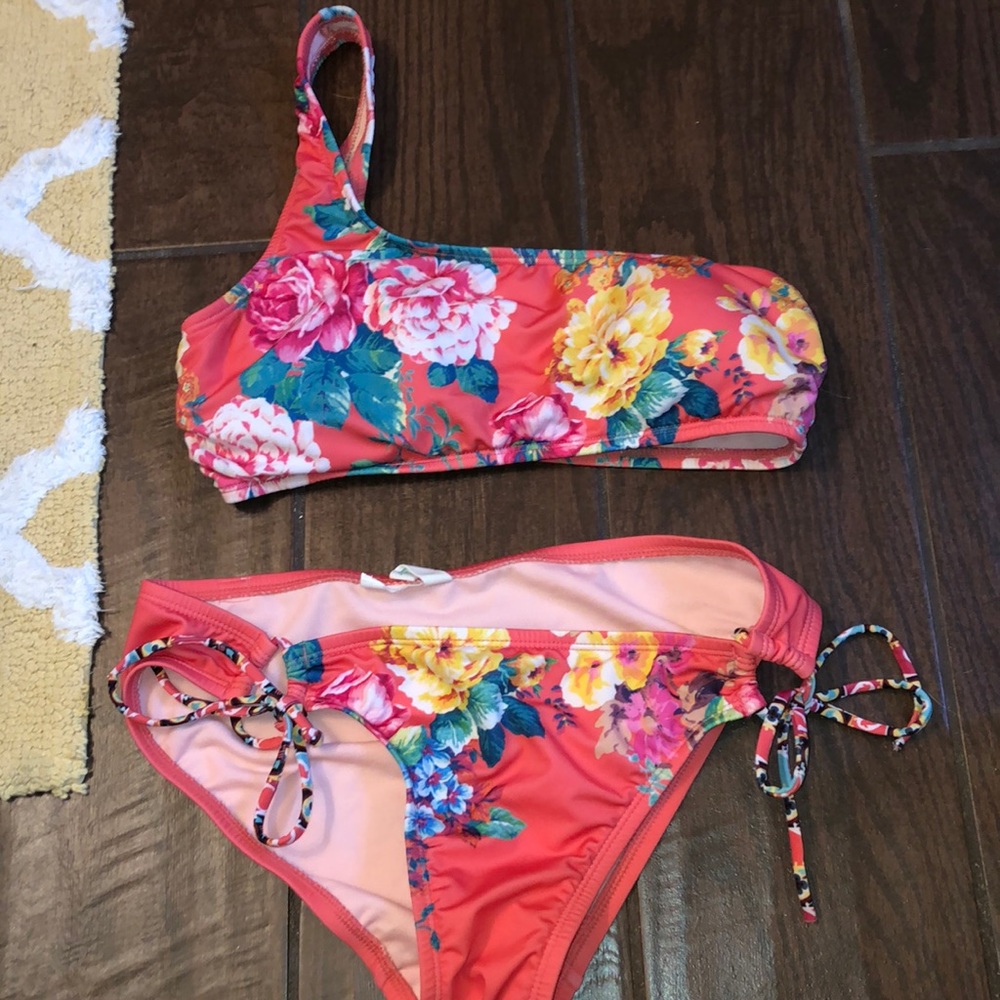 Bathing suit